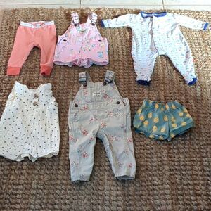 6 Piece 6 Month size Baby Girl Clothing Bundle OshKosh, old Navy, Carters